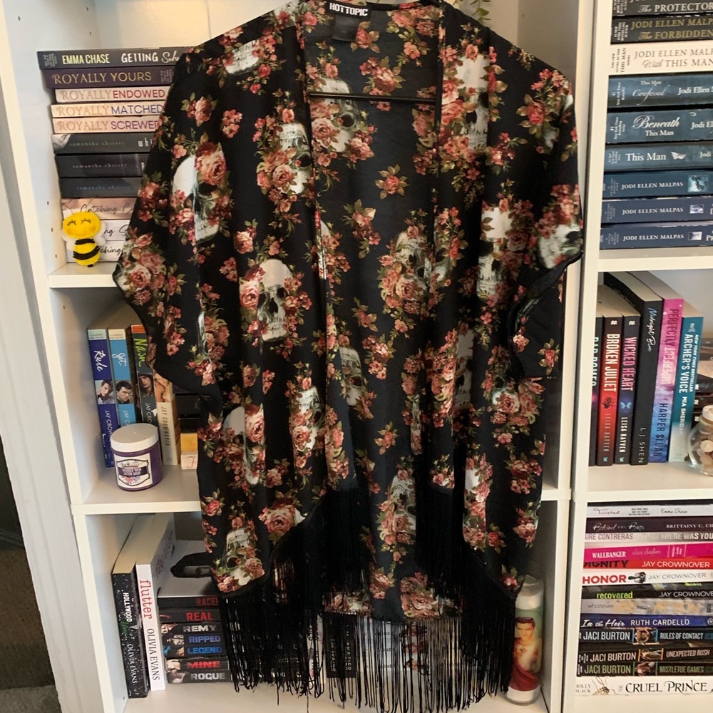 Hot topic skull kimono!